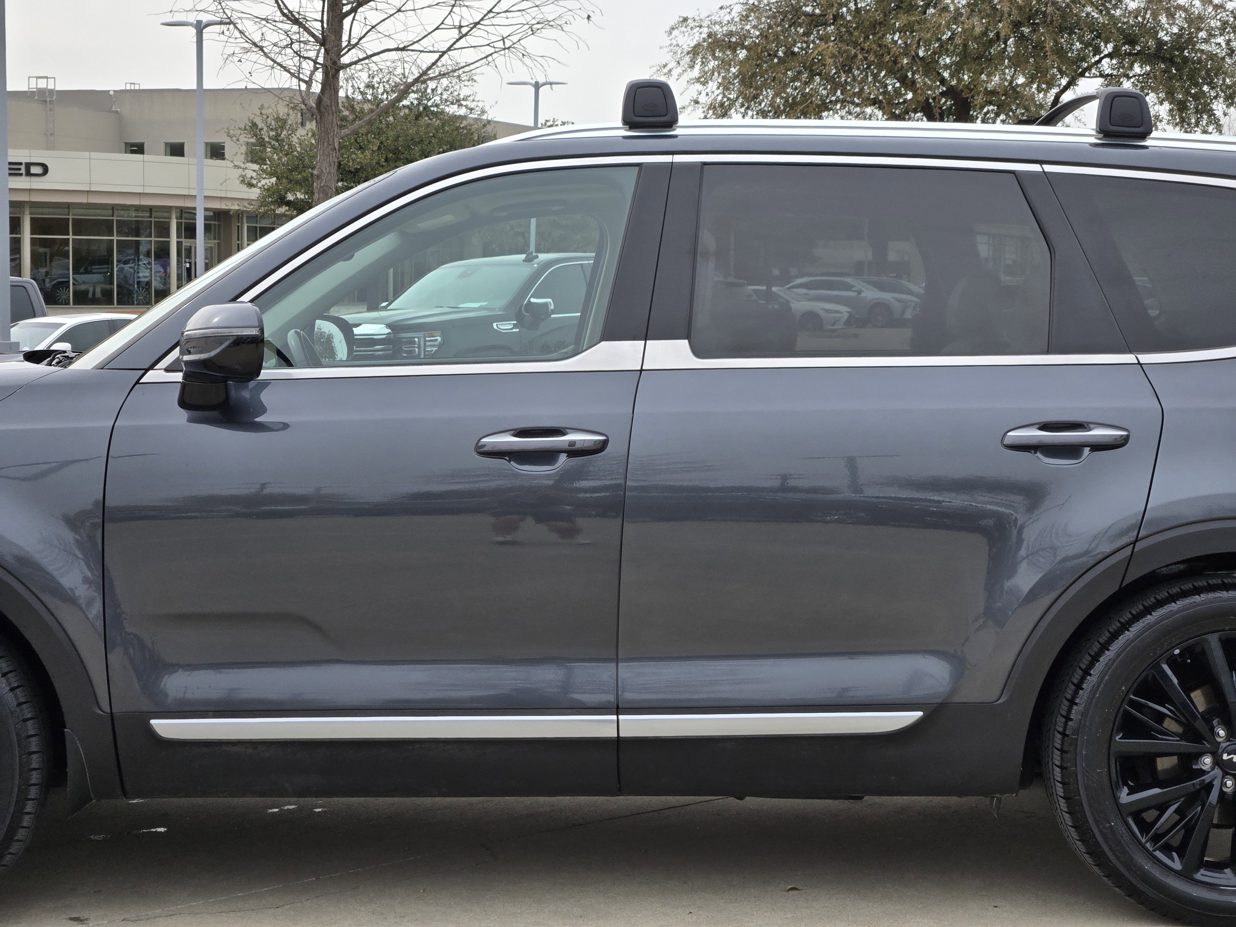 Used 2022 Kia Telluride SX w/ Towing Package image 12