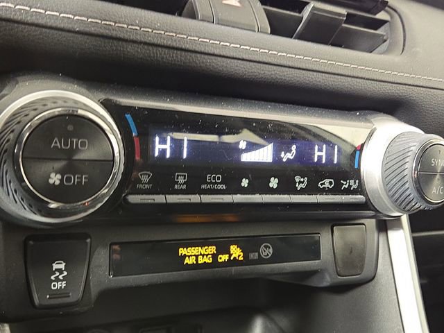 Used 2021 Toyota RAV4 LE AWD/4WD image 18