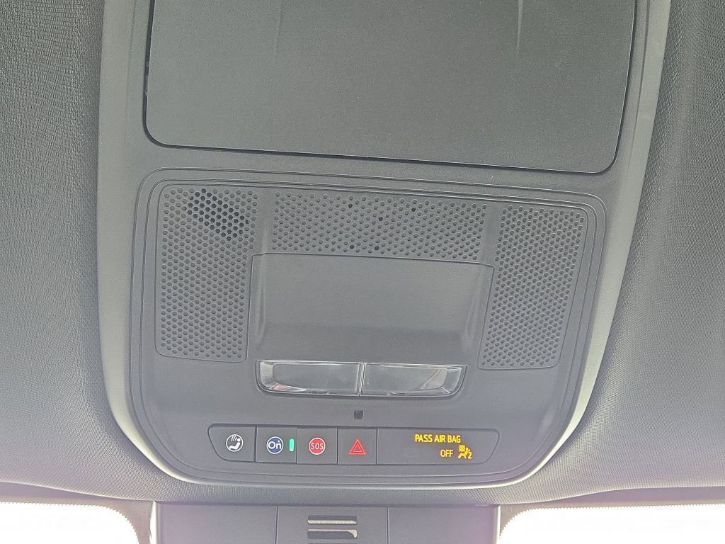 Used 2025 GMC Acadia Elevation image 31