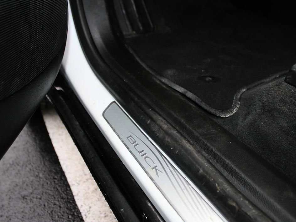 Used 2023 Buick Enclave Essence w/ Sport Touring Edition image 32