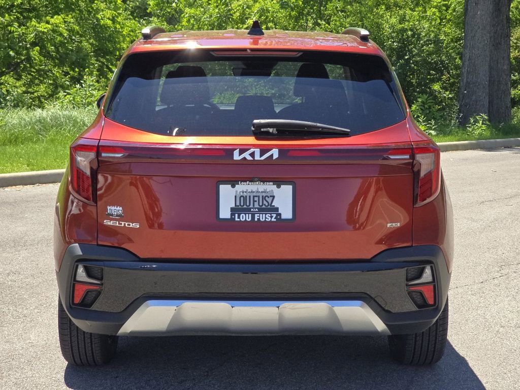 Used 2024 Kia Seltos S AWD/4WD image 16