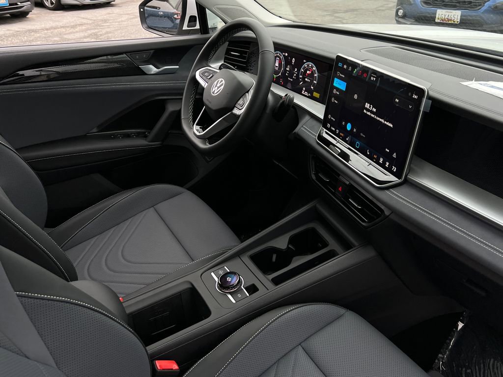 New 2026 Volkswagen Tiguan SE image 11