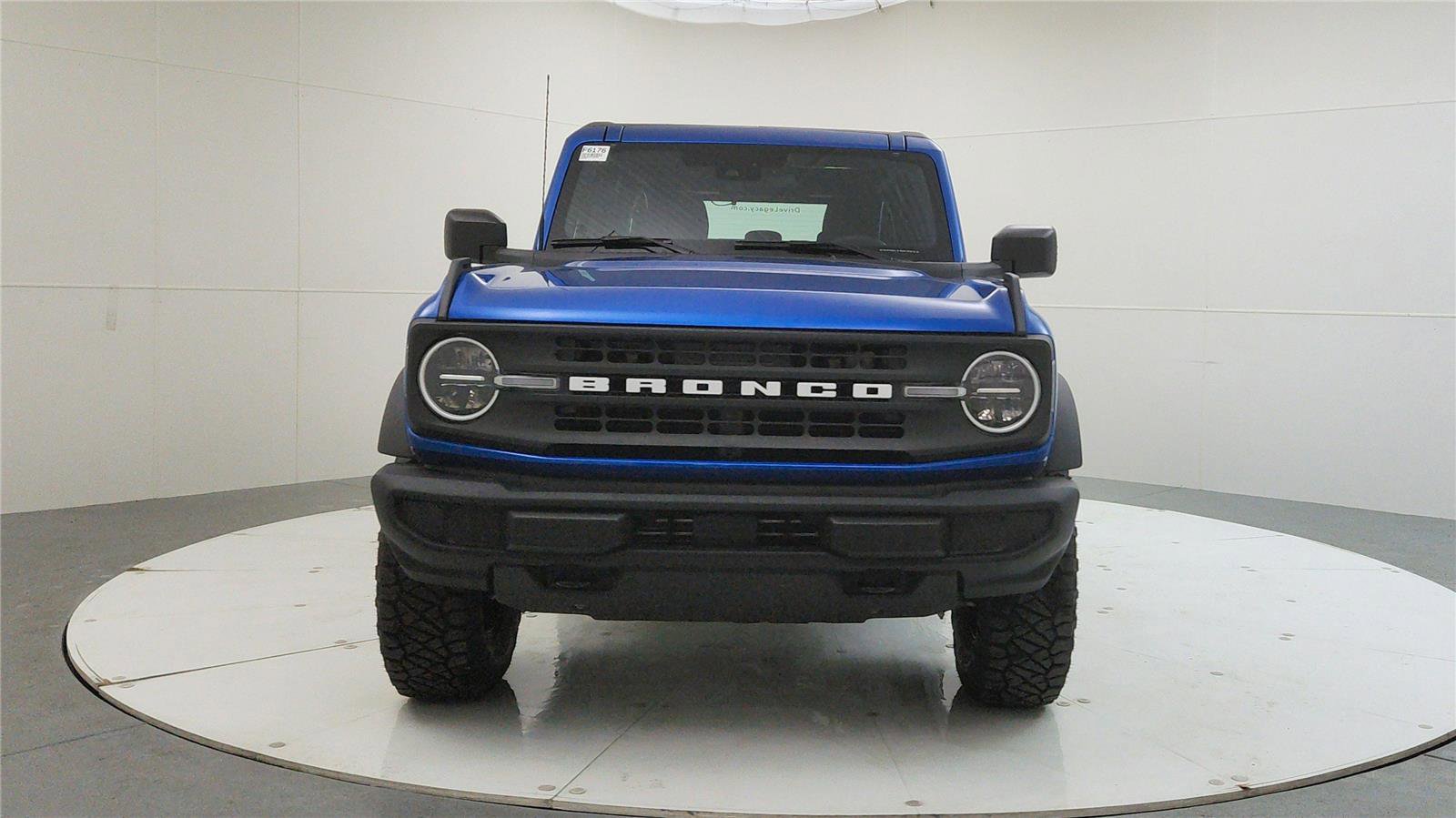 New 2025 Ford Bronco 4-Door image 2