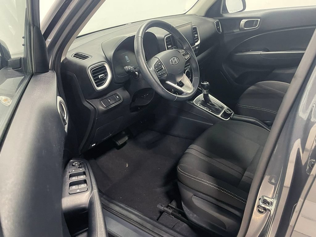 Used 2023 Hyundai Venue SEL w/ Cargo Package FWD image 15