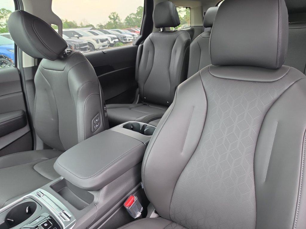 New 2026 Kia Carnival SX w/ SX Dark Edition Package FWD image 23