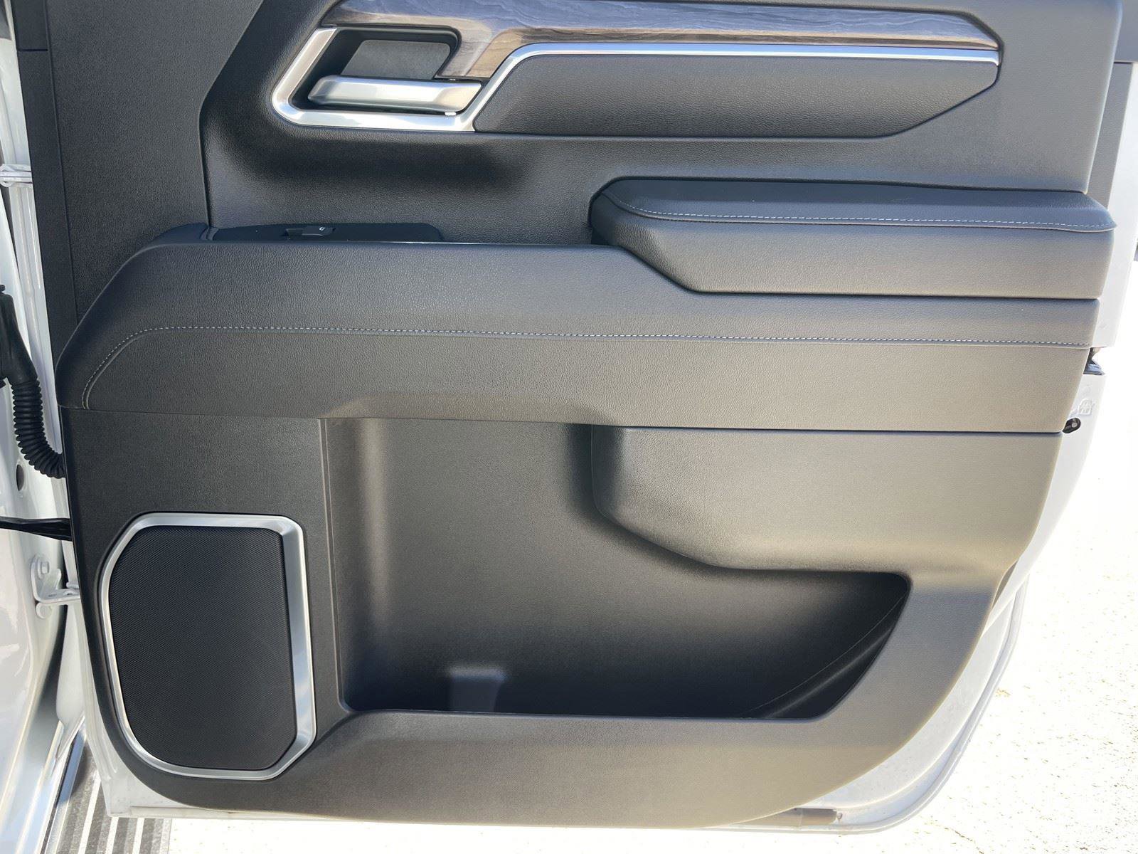 Used 2025 Chevrolet Silverado 3500 LTZ w/ LTZ Texas Edition image 25