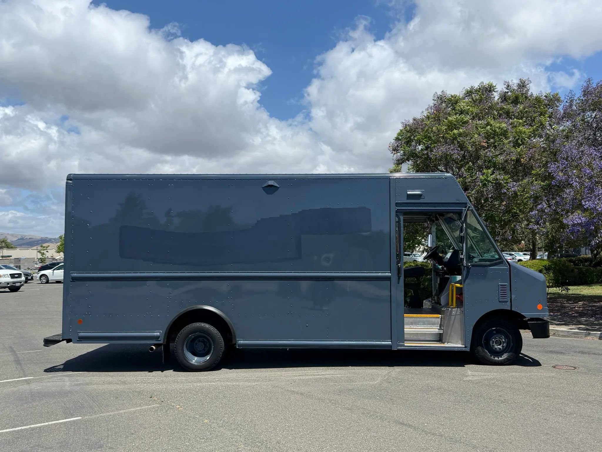 Used 2019 Ford E-450 and Econoline 450 Super Duty RWD image 4
