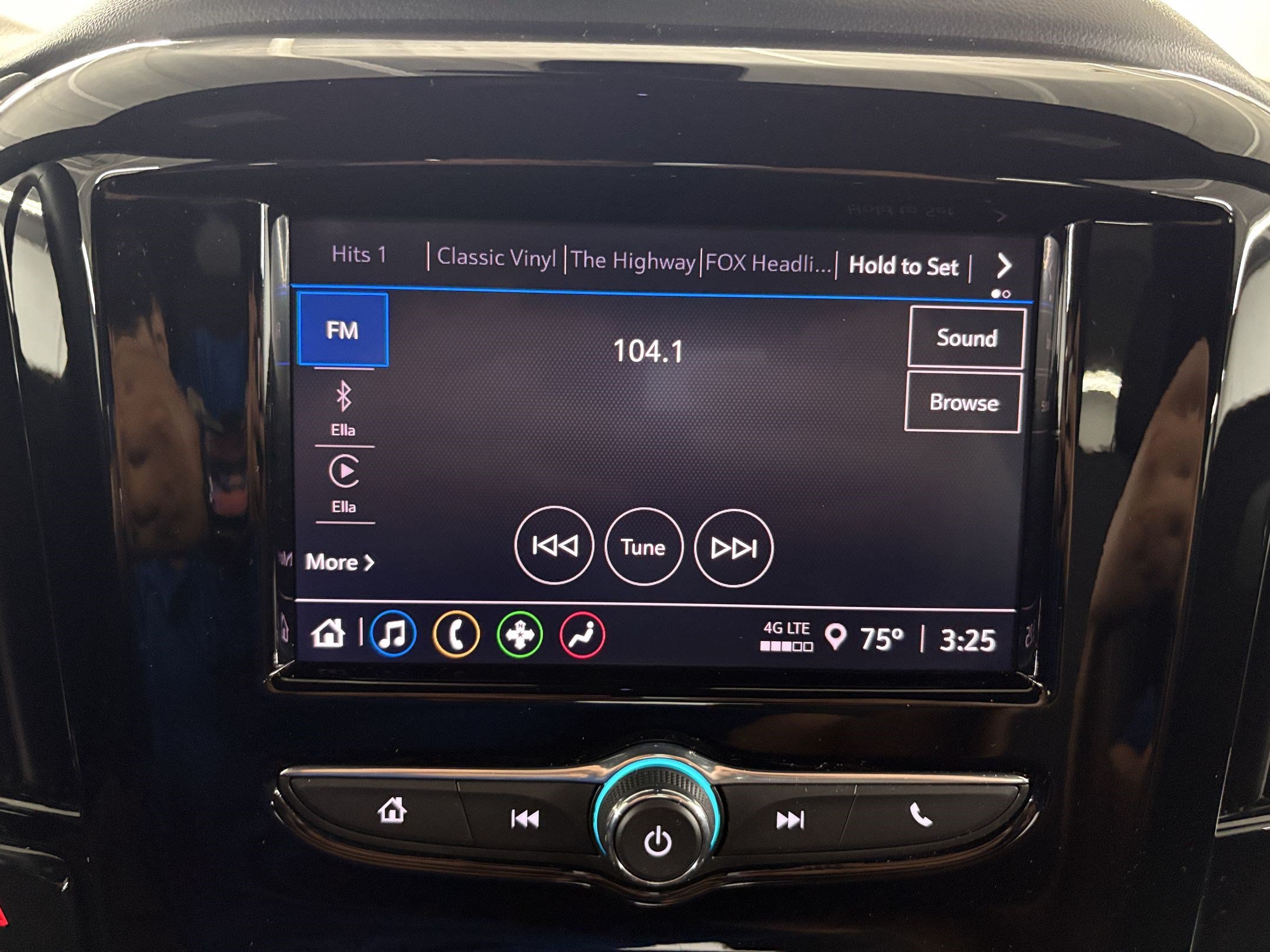 Used 2023 Chevrolet Traverse LT w/ LPO, Cargo Package FWD image 20