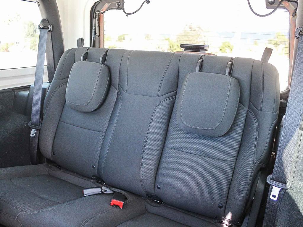 Used 2022 Jeep Wrangler Sport AWD/4WD image 17