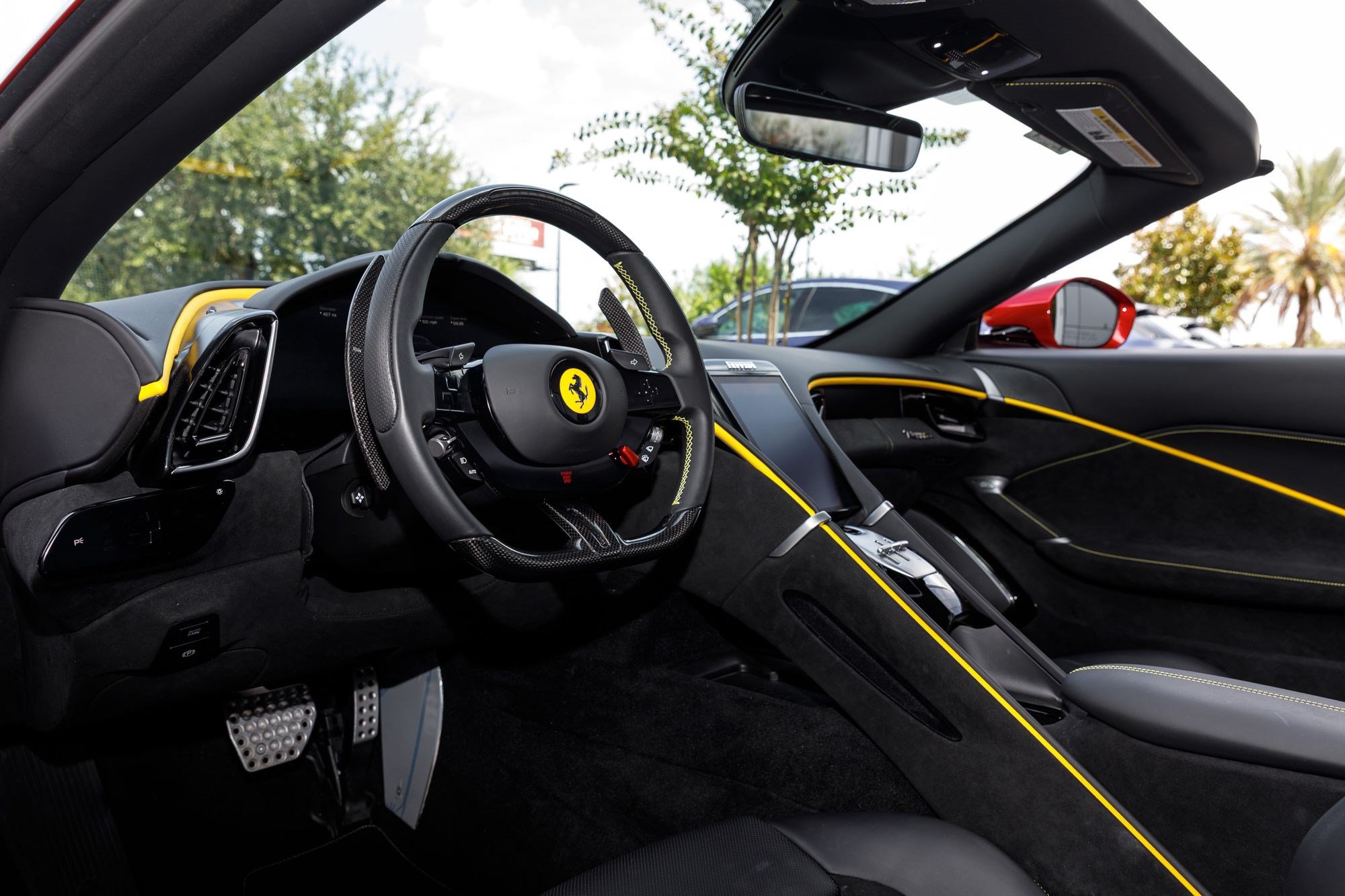 Used 2025 Ferrari Roma Spider RWD image 28
