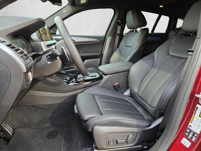 Used 2025 BMW X4 xDrive30i w/ Premium Package image 17