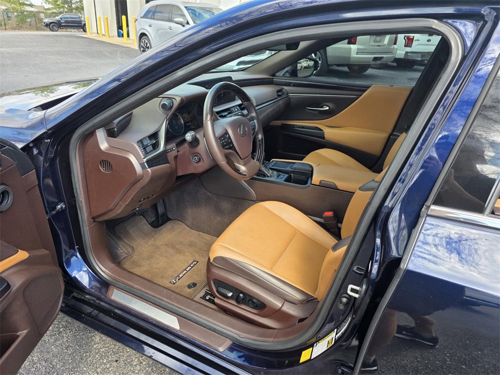 Used 2020 Lexus ES 350 w/ Premium Package image 23