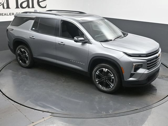 New 2027 Chevrolet Traverse LT w/ Sun and Wheel Package FWD image 17
