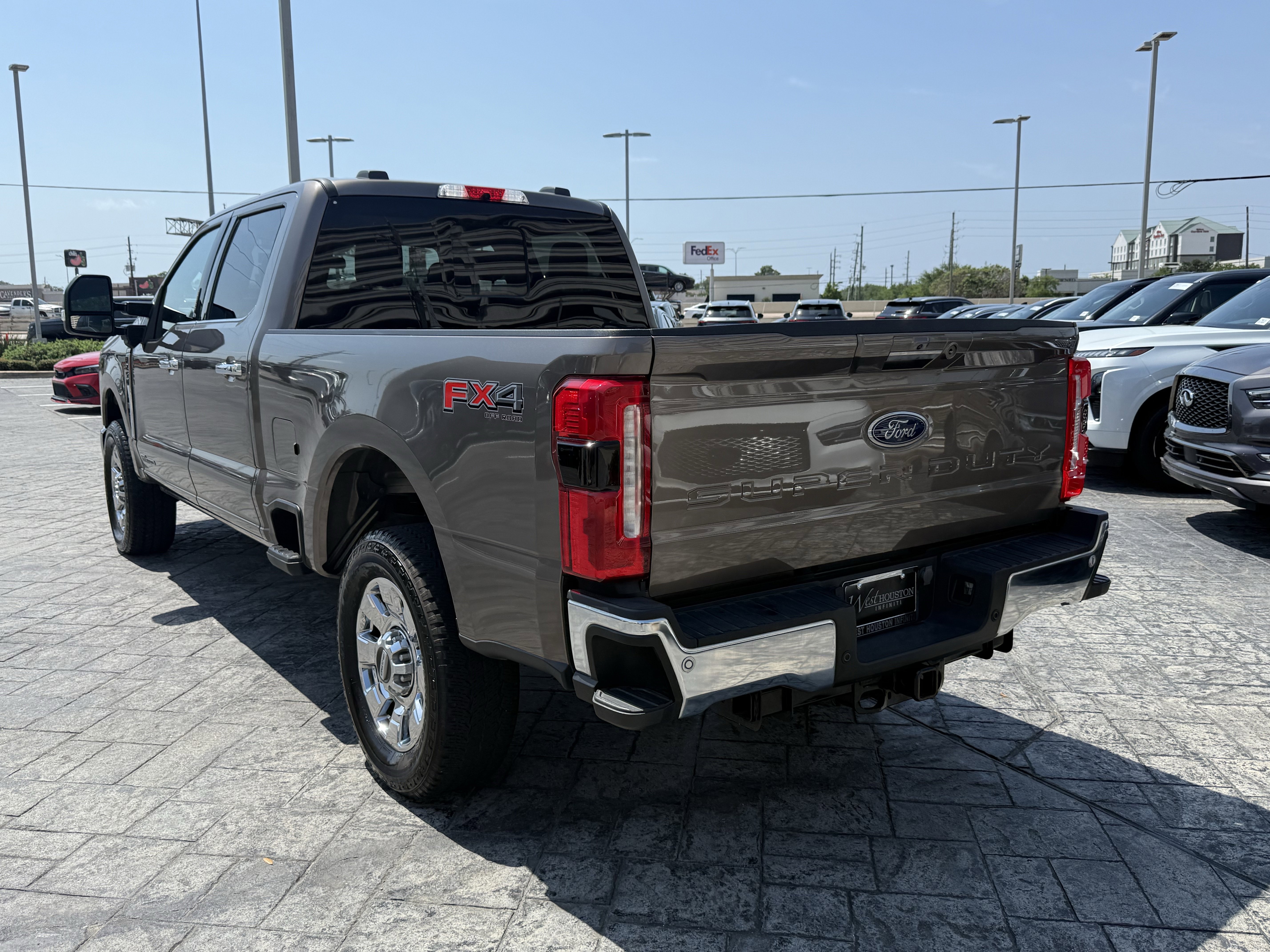 Used 2023 Ford F250 Lariat w/ Lariat Ultimate Package AWD/4WD image 5