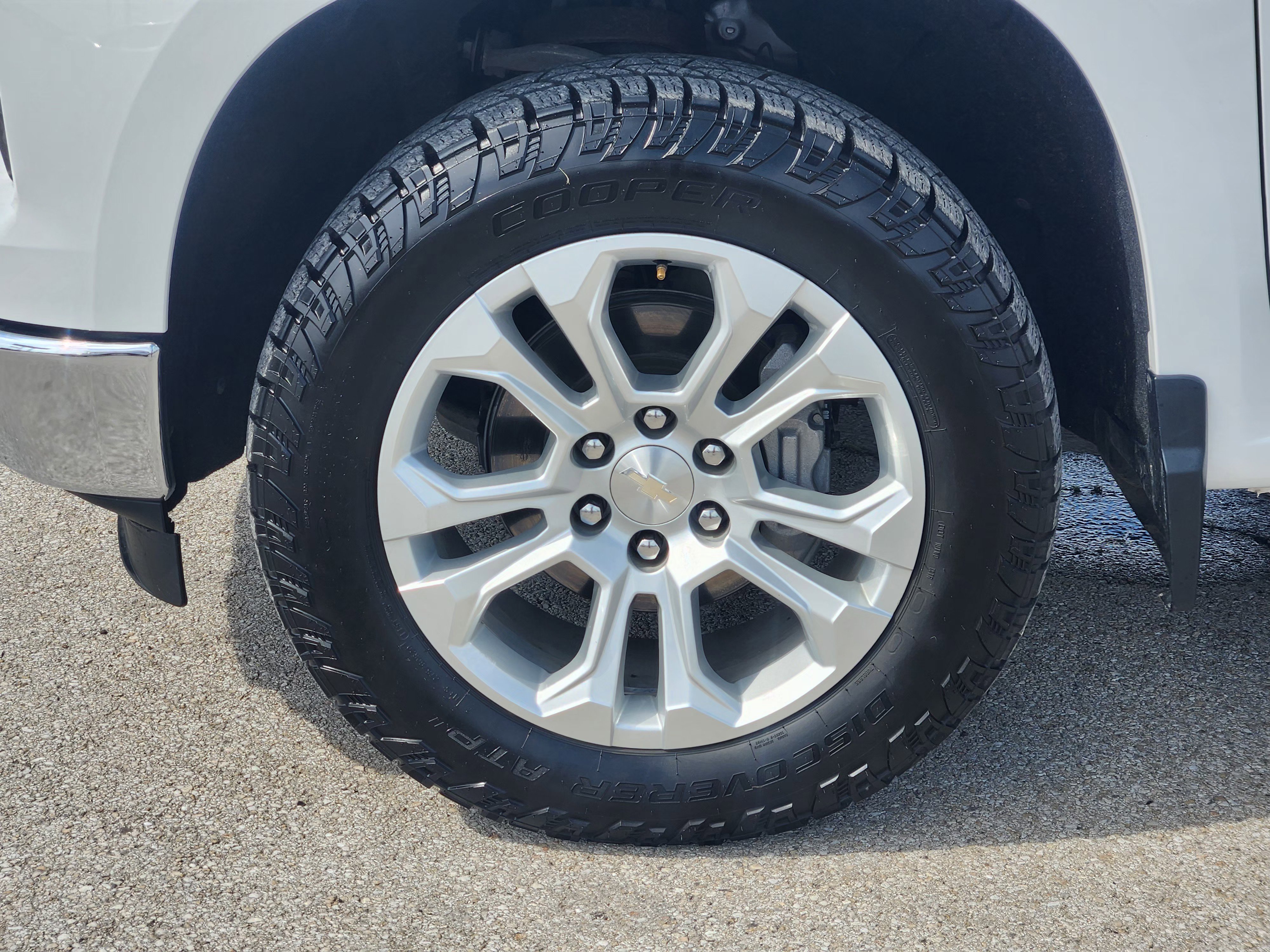Used 2022 Chevrolet Silverado 1500 LTZ AWD/4WD image 10