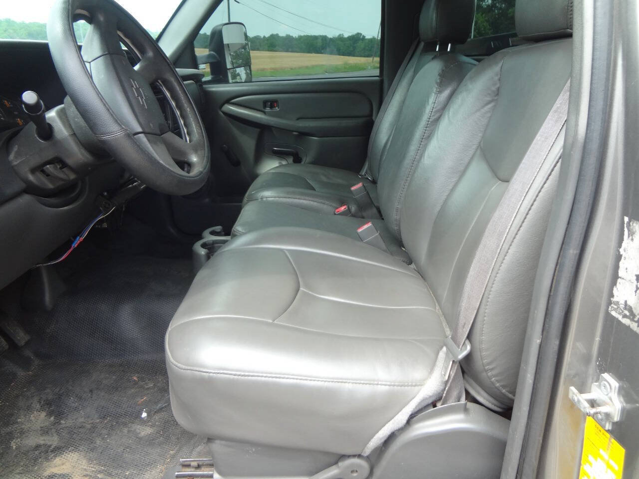 Used 2006 Chevrolet Silverado 2500 W/T RWD image 8