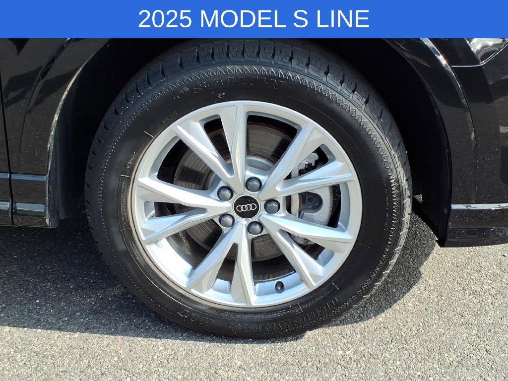 Used 2025 Audi Q3 2.0T Premium AWD/4WD image 9