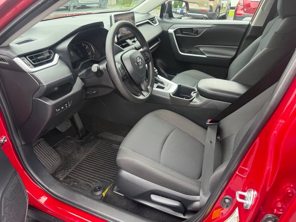 Certified 2025 Toyota RAV4 LE AWD/4WD image 14