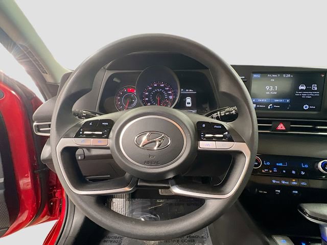 Used 2022 Hyundai Elantra SEL image 11