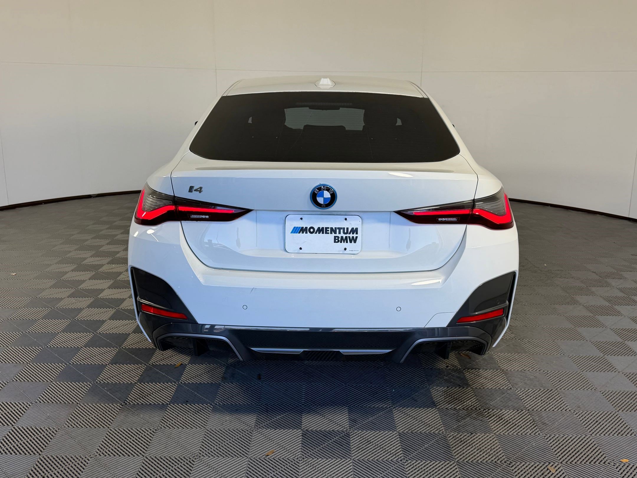 Used 2023 BMW i4 eDrive40 w/ M Sport Package image 10