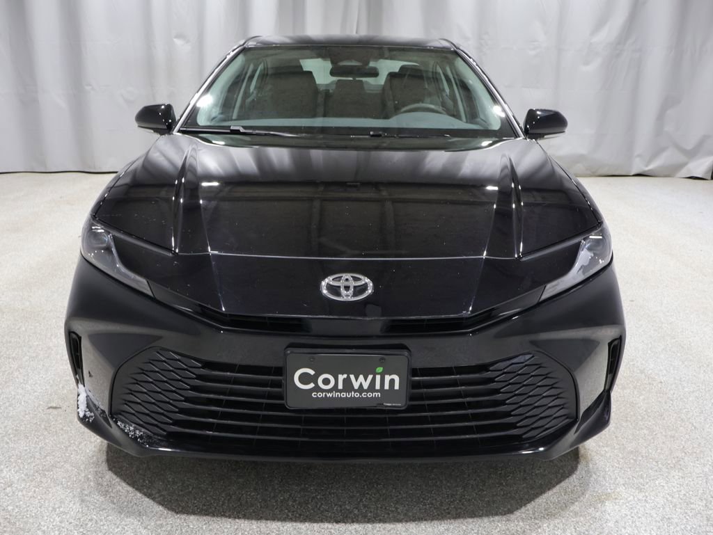 Used 2025 Toyota Camry LE image 8