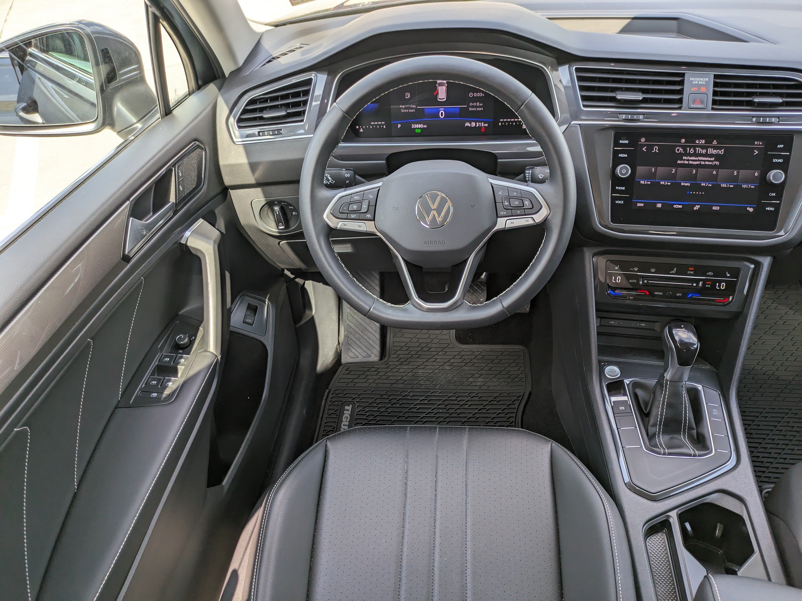 Certified 2023 Volkswagen Tiguan SE FWD image 17