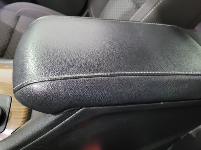 Used 2018 GMC Acadia SLE image 32