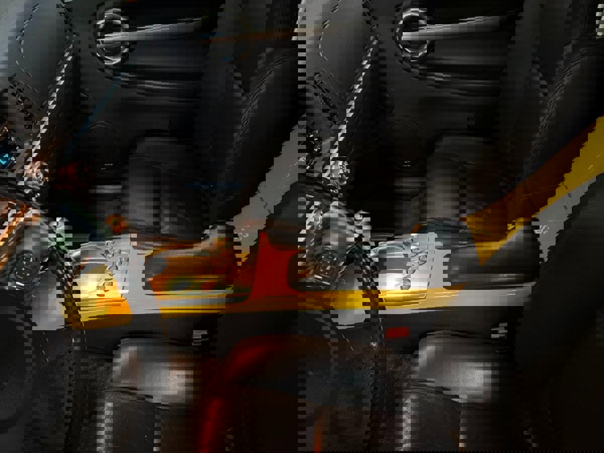 Used 2005 Chevrolet SSR w/ Preferred Equipment Group image 12