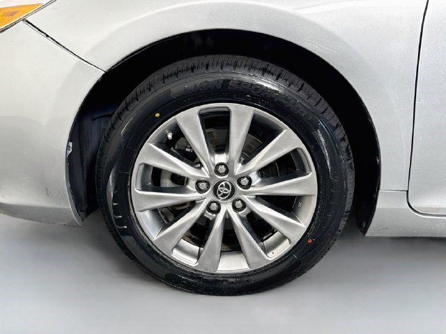 Used 2017 Toyota Camry XLE w/ Moonroof Package FWD image 37