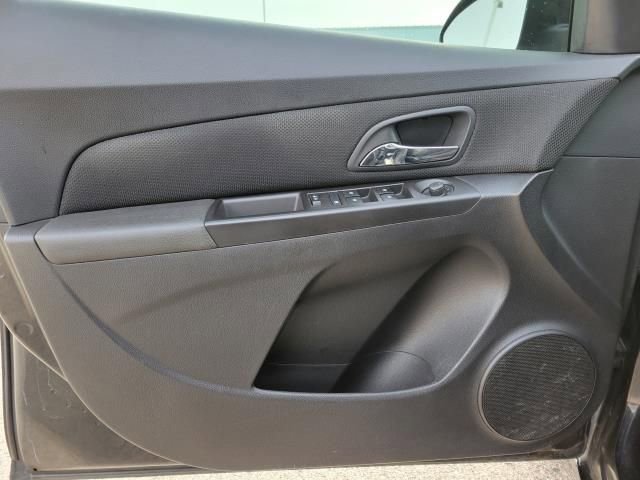 Used 2015 Chevrolet Cruze LT FWD image 14