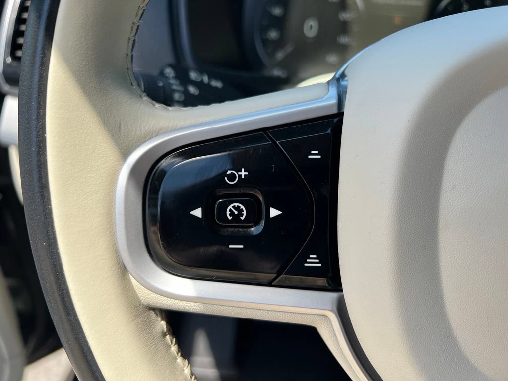 Used 2022 Volvo XC90 T5 Momentum w/ Advanced Package AWD/4WD image 45