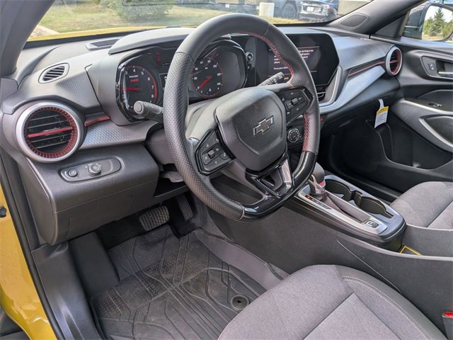 Used 2024 Chevrolet Trax RS w/ Sunroof Package image 12