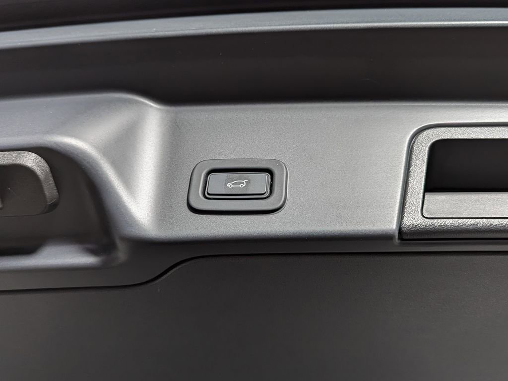 Used 2022 Land Rover Range Rover Evoque S image 45