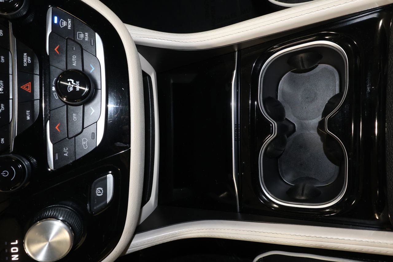 Used 2022 Chrysler Pacifica Limited image 15