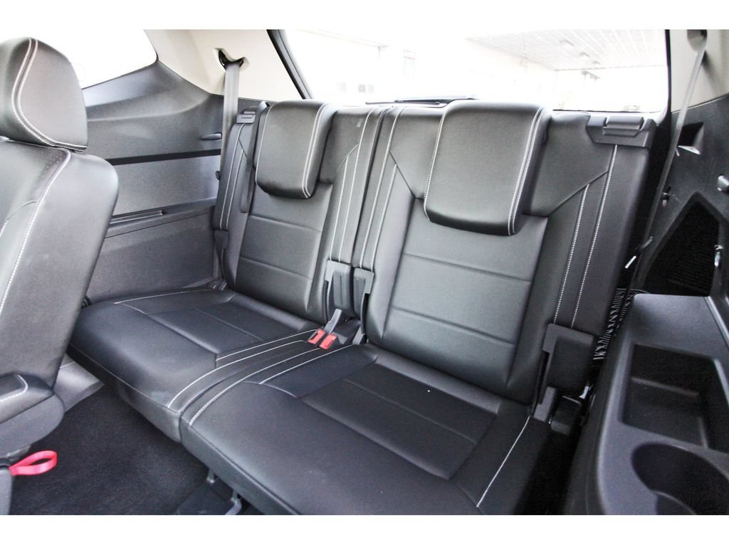 Used 2023 Volkswagen Atlas SEL R-Line AWD/4WD image 14