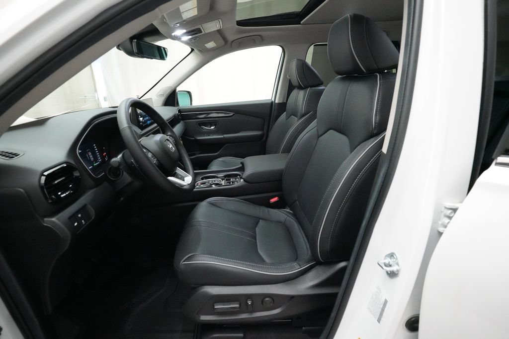Certified 2025 Honda Pilot Elite image 7