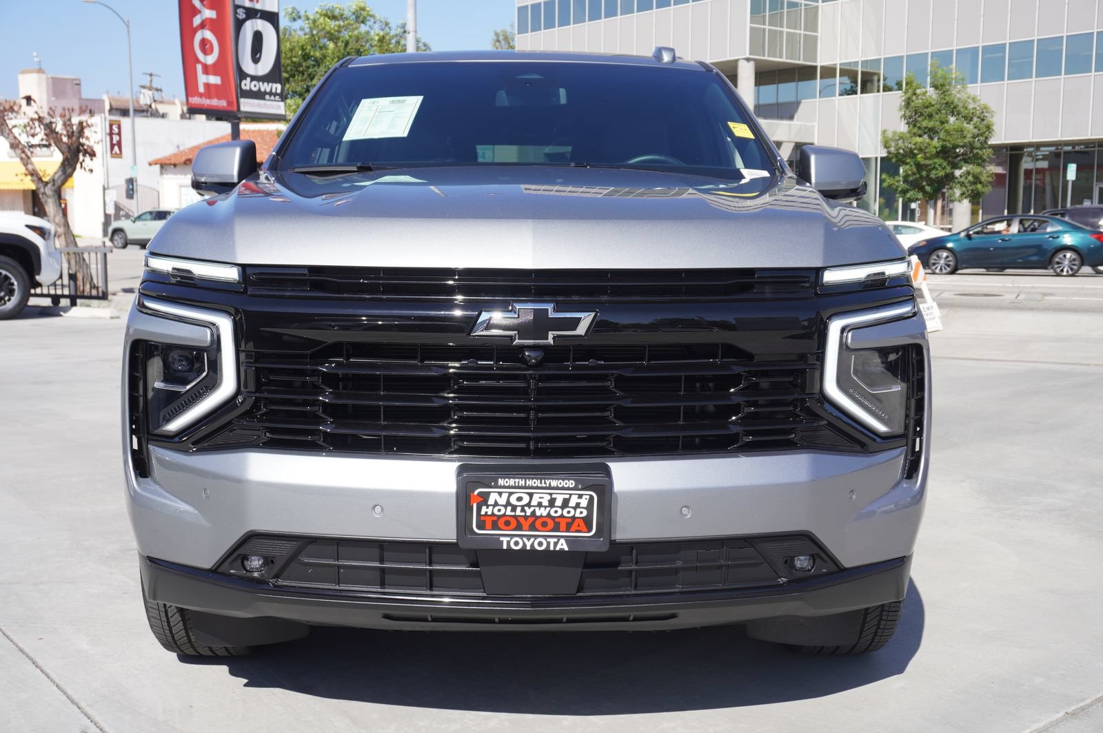 Used 2026 Chevrolet Suburban RST RWD image 3