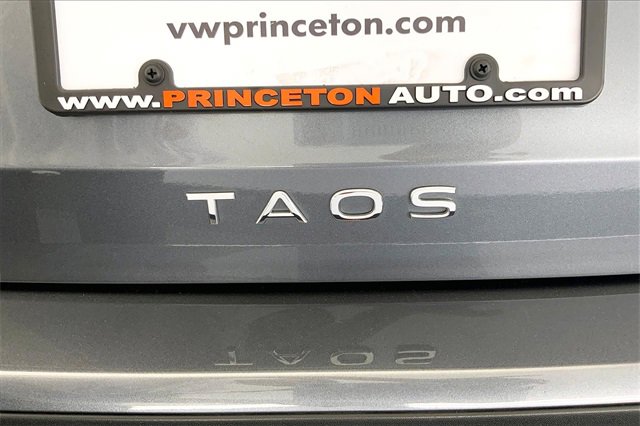 Used 2024 Volkswagen Taos SE image 8