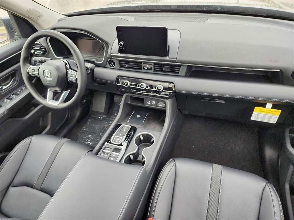 Certified 2024 Honda Pilot Touring image 22