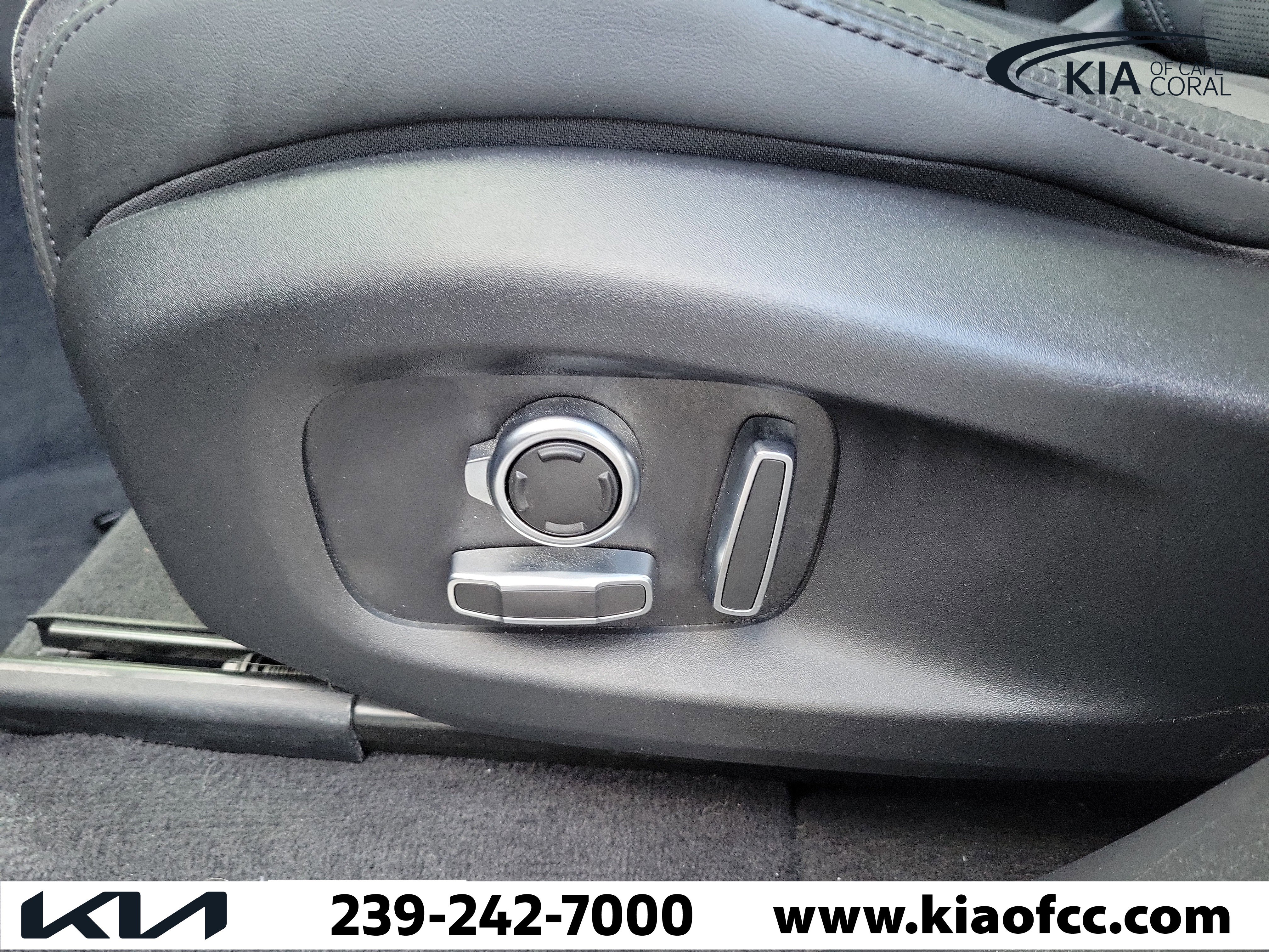 Used 2024 Jaguar F-PACE SVR image 22