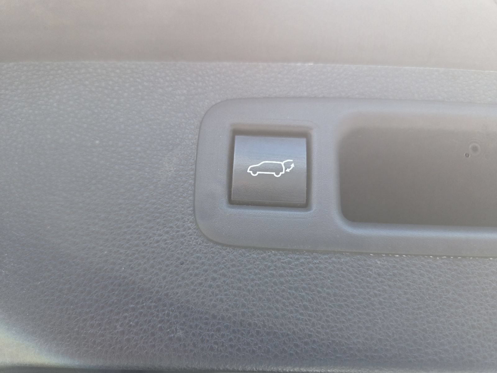 Used 2021 Toyota Highlander XLE FWD image 23