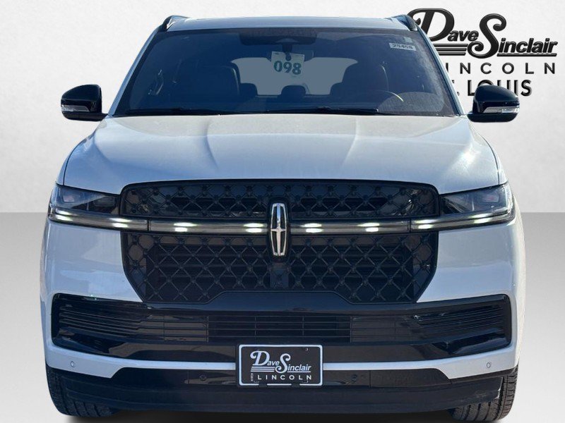 New 2025 Lincoln Navigator L Reserve w/ Jet Appearance Package AWD/4WD image 2