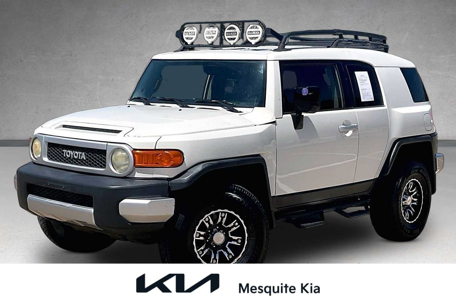 Used 2010 Toyota FJ Cruiser 2WD image 1