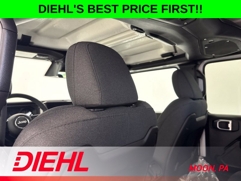 New 2026 Jeep Gladiator Rubicon w/ Steel Power Dome Hood Package AWD/4WD image 17