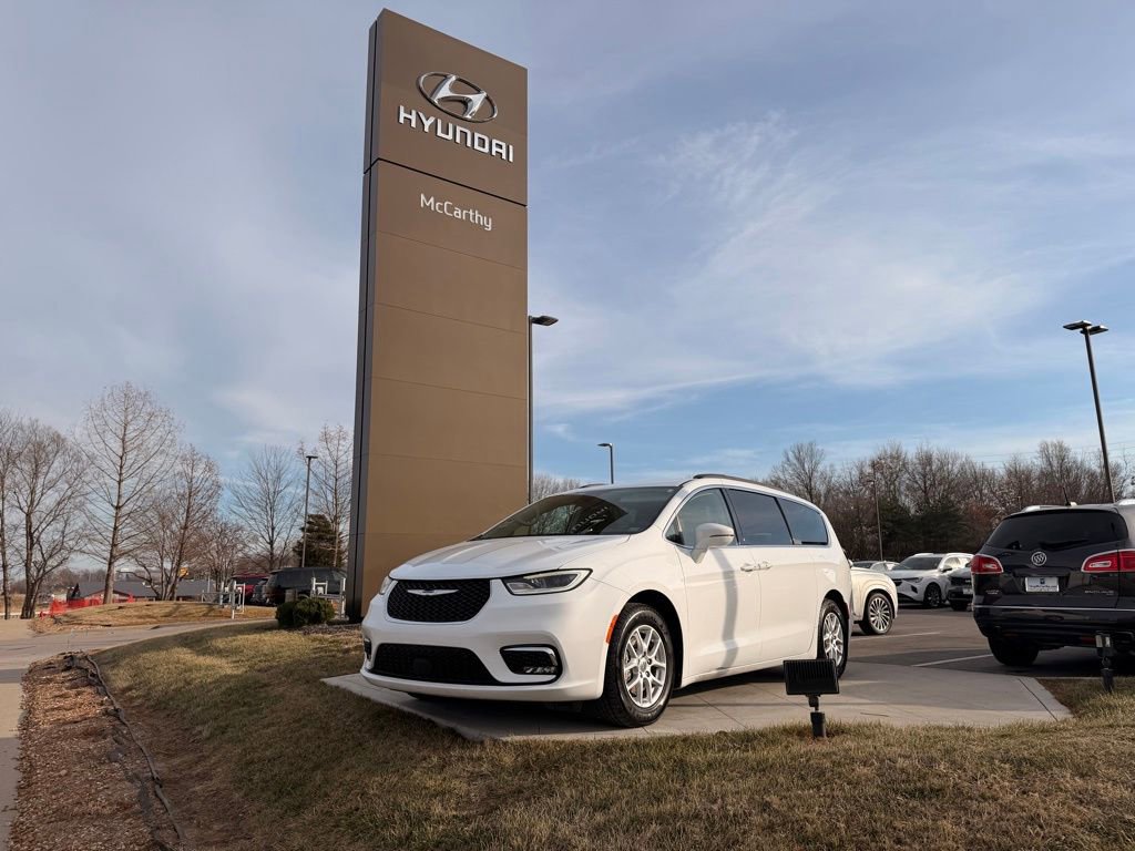 Used 2022 Chrysler Pacifica Touring-L