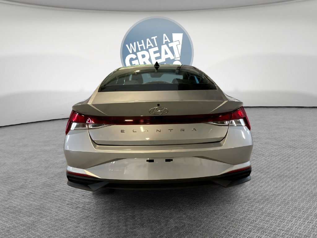 Used 2022 Hyundai Elantra SEL FWD image 5
