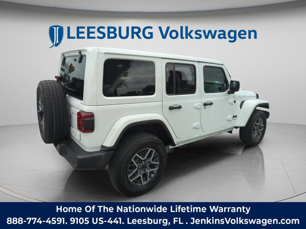 Used 2025 Jeep Wrangler Unlimited Sahara AWD/4WD image 6