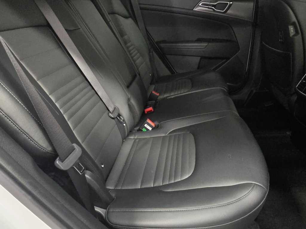 Used 2024 Kia Sportage SX image 22
