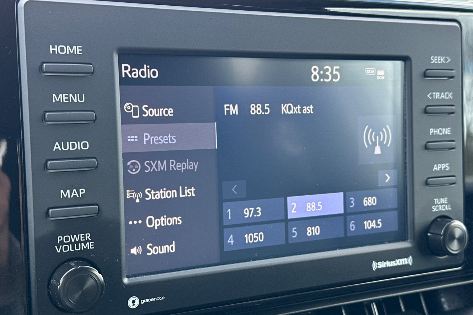 Used 2022 Toyota RAV4 XLE image 21