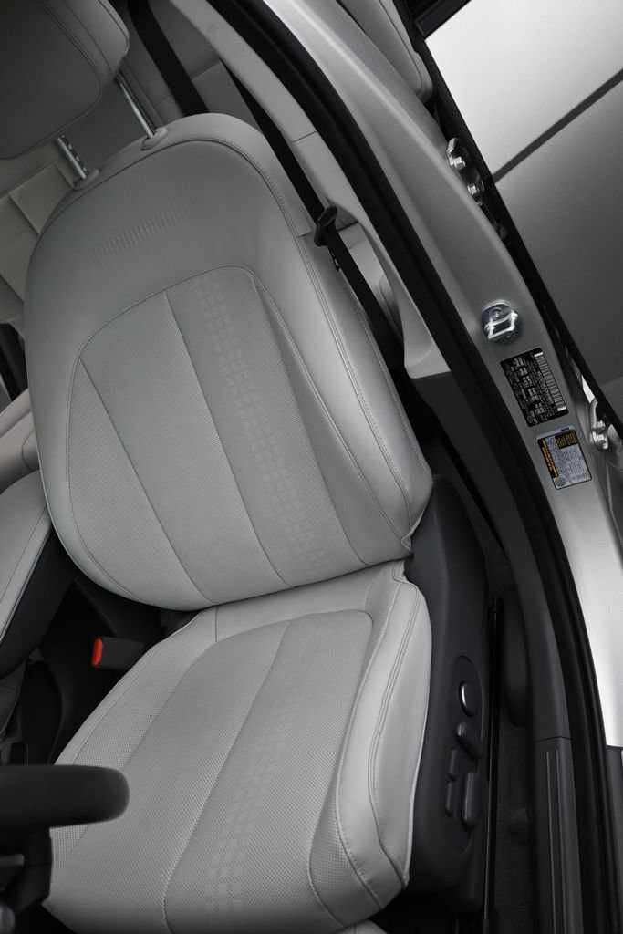 Certified 2024 Hyundai Ioniq 5 Limited RWD image 15